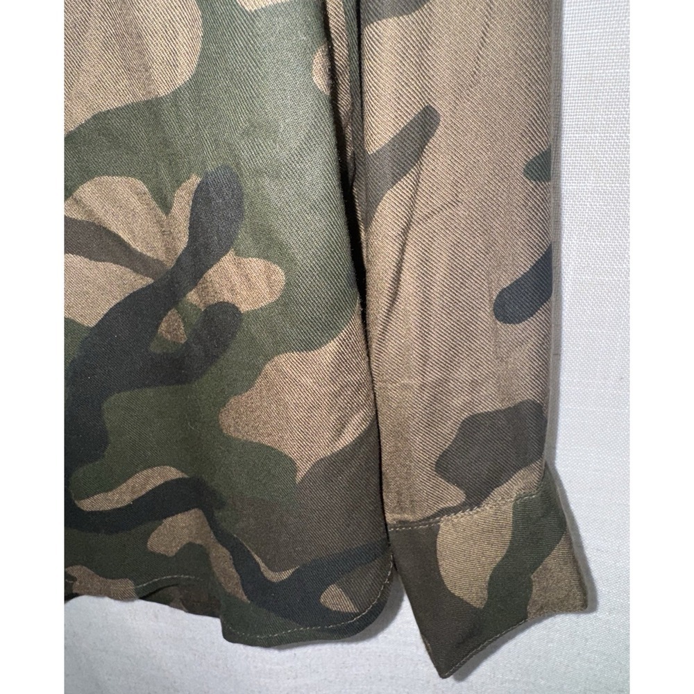 NWT Jessica Simpson Women's Button Up Camo Long‎ Sleeve Shirt Rtl. $69.50 Blouse - Picture 4 of 5